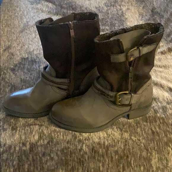 Very Volatile Booties - Picture 2 of 6